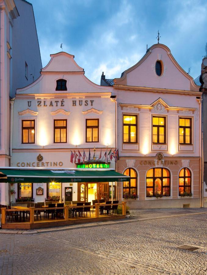 Hotel Concertino Zlata Husa Jindřichův Hradec Exterior foto